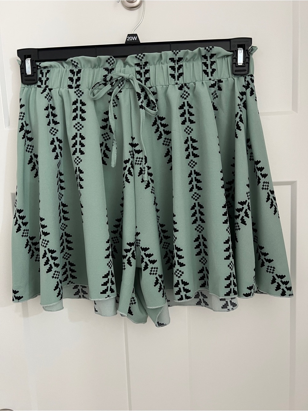 Women's Sage Green and Black Pleated Elastic Shorts